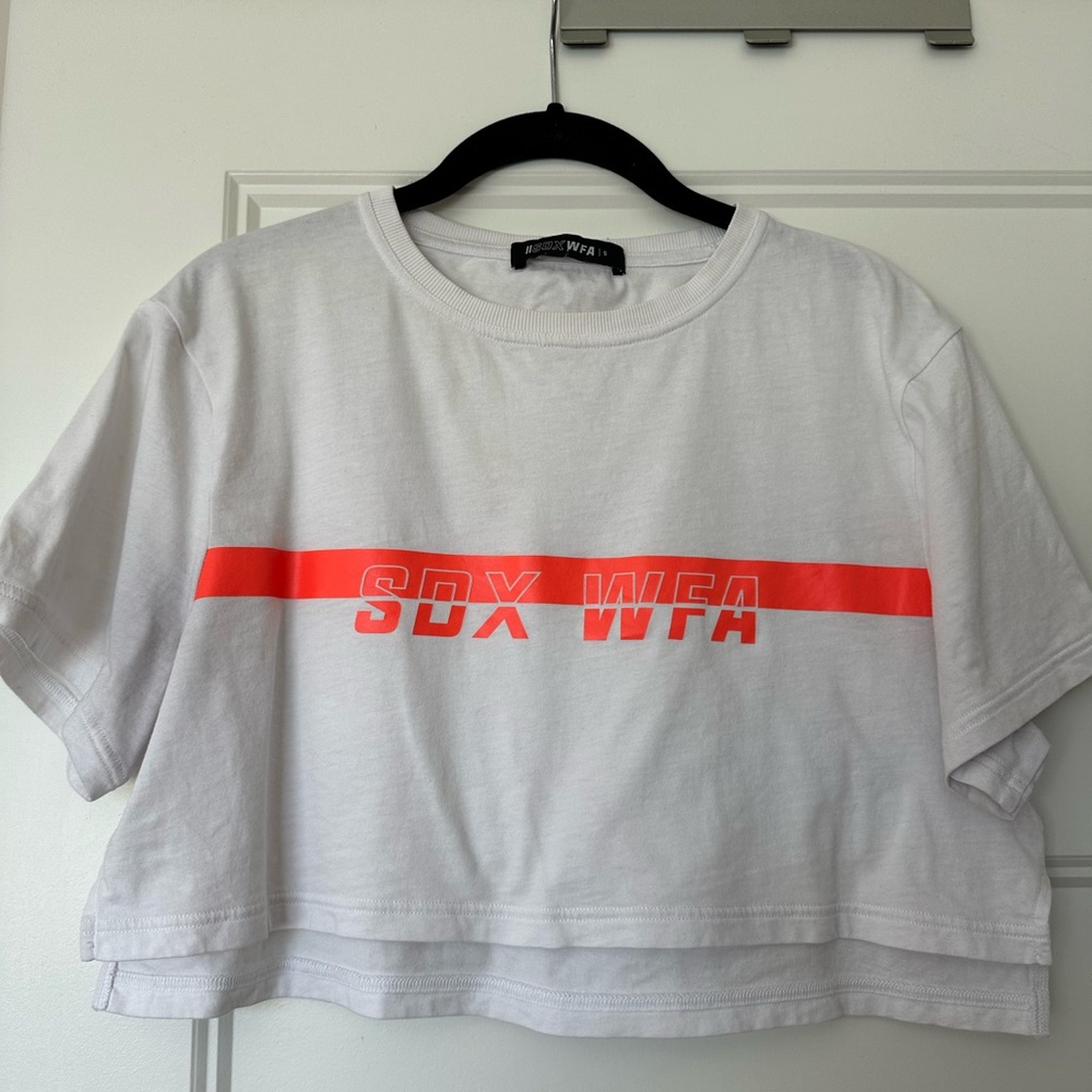 Sarah’s Day- Throw It On cropped tee